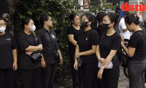 Người trẻ bày tỏ sự tiếc thương, thành kính tiễn đưa Tổng Bí thư Nguyễn Phú Trọng