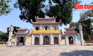 Chiêm ngưỡng 'báu vật' hai vua tôn thờ trong khuôn viên trường đại học ở Hà Nội
