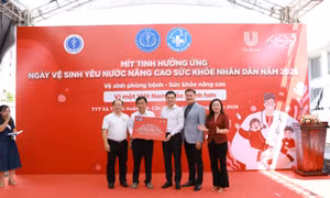 Hưởng ứng Ngày Vệ sinh yêu nước nâng cao sức khỏe nhân dân tại Cần Thơ.