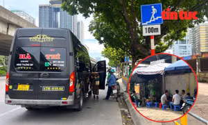Nhức nhối tình trạng lấn chiếm vỉa hè, xe khách chạy 'rùa bò' quanh bến xe Mỹ Đình