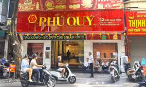 Giá vàng hôm nay 8/6 tiếp tục giảm mạnh trên thị trường giao dịch.