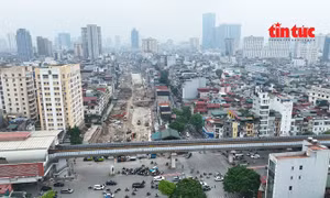 Cận cảnh khu vực sắp giải phóng mặt bằng làm bãi đỗ xe, trạm sạc trên Vành đai 1