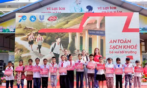 Lifebuoy tiếp sức trẻ em tại Lai Châu, Lào Cai và Quảng Trị bước vào năm học mới.