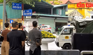 Người dân đến Nhà tang lễ Quốc gia trước ngày Quốc tang để tiễn biệt Tổng Bí thư Nguyễn Phú Trọng 