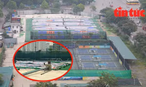 Tháo dỡ sân pickleball 'mọc' trên đất xây chung cư ở Hà Nội