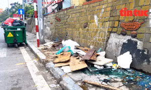 Con đường gốm sứ 'kỷ lục' ở Hà Nội xuống cấp, nhếch nhác