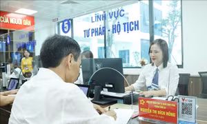 Hà Nội lấy người dân và doanh nghiệp làm trung tâm phục vụ