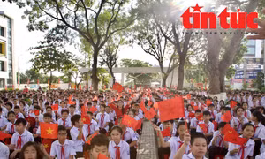 Triệu trái tim hòa chung nhịp đập hát vang Quốc ca trong lễ khai giảng