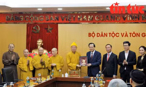 Các chức sắc tôn giáo chúc mừng Bộ Dân tộc và Tôn giáo