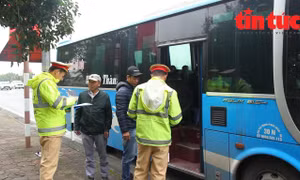 Nam Định: Tăng cường kiểm tra, xử lý xe khách 'nhồi nhét' dịp Tết Giáp Thìn