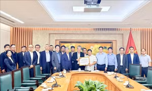 Phó Thủ tướng Nguyễn Chí Dũng: Việt Nam hội tụ đầy đủ yếu tố trở thành 'mắt xích' quan trọng trong ngành bán dẫn của thế giới