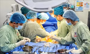 Trắng đêm lấy và ghép tạng hồi sinh sự sống cho 3 người bệnh
