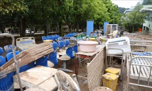 Hỗ trợ 500 bồn chứa nước cho người dân vùng lũ Nghệ An