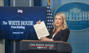 Tổng thống Donald Trump công bố mức thuế quan đối với 14 quốc gia bắt đầu từ ngày 1/8