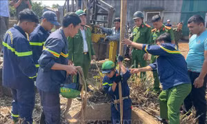 Kịp thời cứu cháu bé rơi xuống giếng sâu 20m