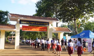 Kỷ luật cảnh cáo Hiệu trưởng vi phạm quy định về quản lý tài chính
