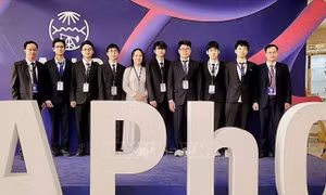 Học sinh Việt Nam đạt thành tích vượt trội tại Olympic Vật lý Châu Á (APhO) 2025