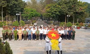 Chạy đua với thời gian, đưa các anh hùng về đất mẹ