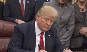 Tổng thống Donald Trump ký sắc lệnh mở đường thành lập Học viện Không gian Mỹ