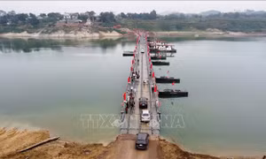 Điều động 160 cán bộ, chiến sĩ bảo đảm duy trì hoạt động cầu phao sông Lô