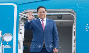 Thủ tướng lên đường dự Hội nghị WEF 16 Thiên Tân và làm việc tại Trung Quốc