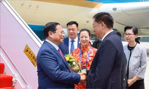 Thủ tướng Phạm Minh Chính tới Thiên Tân bắt đầu dự Diễn đàn Kinh tế thế giới và làm việc tại Trung Quốc