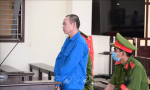 Tranh chấp đất đai, người đàn ông đâm cháu ruột trọng thương
