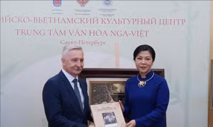 Khai trương Trung tâm Văn hóa Nga-Việt tại Saint-Petersburg