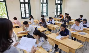 Chuẩn bị điều kiện thí điểm thi tốt nghiệp THPT trên máy tính từ năm 2027