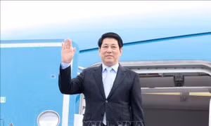 Chủ tịch nước Lương Cường lên đường dự Tuần lễ cấp cao APEC 2025