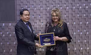 Chủ tịch Quốc hội Trần Thanh Mẫn gặp Lãnh sự danh dự Việt Nam tại Torino
