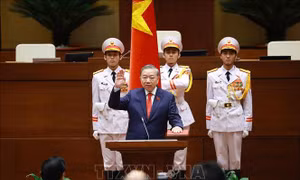 Điện, thư và thông điệp chúc mừng các đồng chí Lãnh đạo chủ chốt