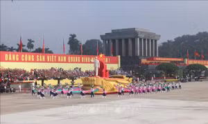 Tự hào và tin tưởng tương lai phát triển của đất nước