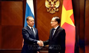 Đặc phái viên của Tổng Bí thư Tô Lâm hội kiến Chủ tịch Đảng Nước Nga Thống nhất và Chủ tịch Đảng Cộng sản Liên bang Nga
