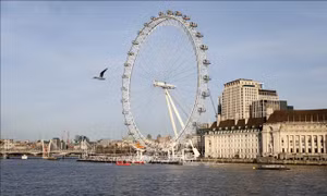 Vòng quay London Eye tại thủ đô London, Anh. Ảnh: THX/TTXVN