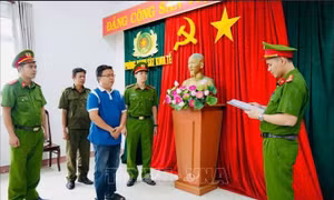 Khởi tố, bắt tạm giam Cửa hàng trưởng cửa hàng xăng dầu về tội tham ô tài sản