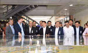 Phó Thủ tướng Hồ Đức Phớc thăm Nhà máy Airbus tại Seville, Tây Ban Nha