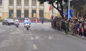 Hội nghị thượng đỉnh Mỹ-Triều lần 2: Đoàn xe của Chủ tịch Triều Tiên Kim Jong-un di chuyển trên đường phố Hà Nội