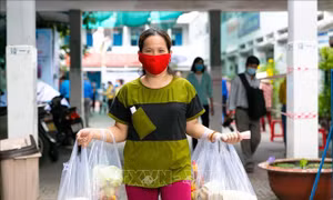 TP Hồ Chí Minh nỗ lực đưa tiền hỗ trợ sớm đến tay người dân khó khăn