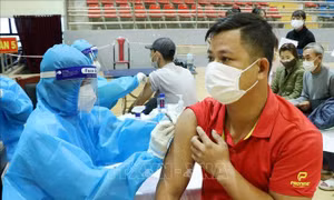 Phú Thọ: Khẩn trương tiêm phòng COVID-19 mũi thứ 3 cho nhóm đối tượng ưu tiên
