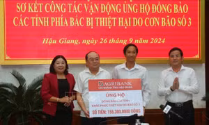 Tiếp nhận 3.000 bộ dụng cụ học tập tặng thiếu nhi vùng bị ảnh hưởng bởi bão số 3