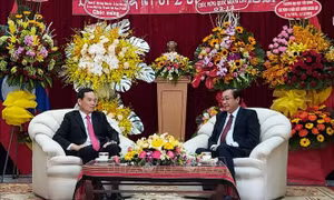 Lãnh đạo TP Hồ Chí Minh chúc mừng 45 năm Quốc khánh Lào