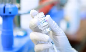 Chính phủ Anh và Séc viện trợ vaccine phòng COVID-19 cho Việt Nam