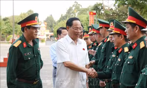 Phó Chủ tịch Quốc hội Trần Quang Phương làm việc với Bộ Chỉ huy Quân sự tỉnh Đắk Lắk