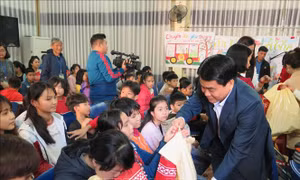 Tạo điều kiện cho người khuyết tật có kiến thức, kỹ năng hòa nhập cộng đồng