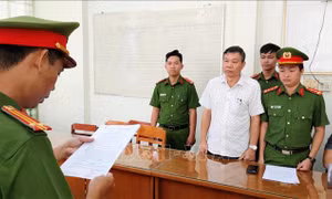 Bắt nguyên Giám đốc Ban Quản lý Dự án đầu tư xây dựng công trình giao thông và nông nghiệp An Giang