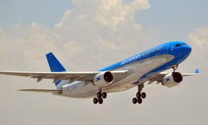 Hãng hàng không quốc gia Argentina hủy hoãn hàng chục chuyến bay