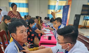 Kiên Giang: Lễ ra quân 'Ngày hội thầy thuốc trẻ làm theo lời Bác'