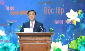 Chủ tịch Quốc hội Vương Đình Huệ tham dự Giao lưu toàn quốc các điển hình trong học tập và làm theo tư tưởng, đạo đức, phong cách Hồ Chí Minh