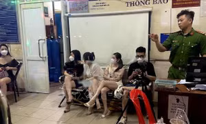 TP Hồ Chí Minh: Kiểm tra 'phố Tây' Bùi Viện, phát hiện nhiều vi phạm